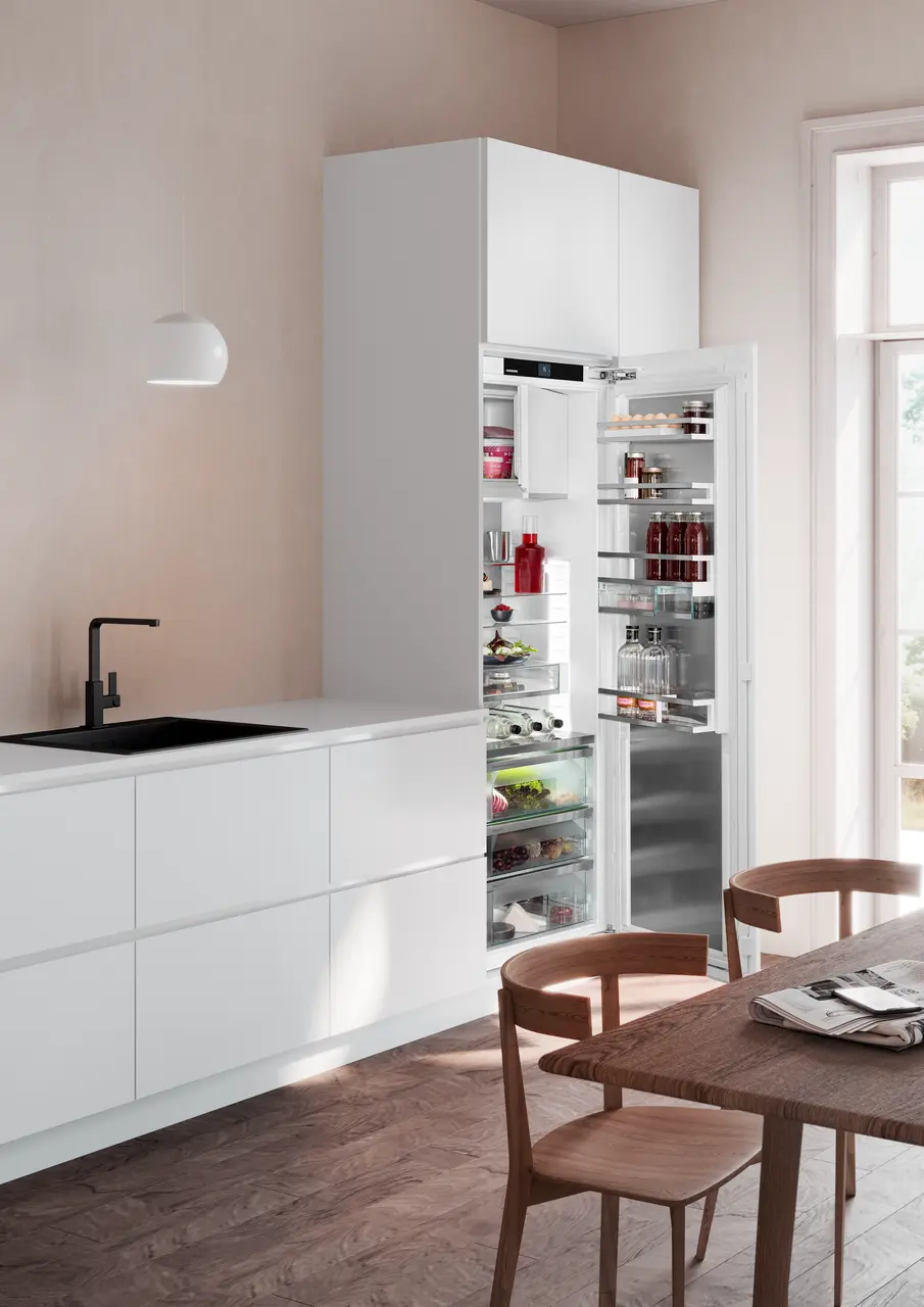 IRBAc 5171 peak BioFresh Integrated fridge with BioFresh